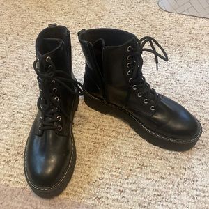 Super cute over size platform boots Worn once for a phots shoot